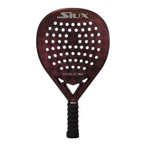 A red Siux Diablo Pro 4 padel racket on a white background.